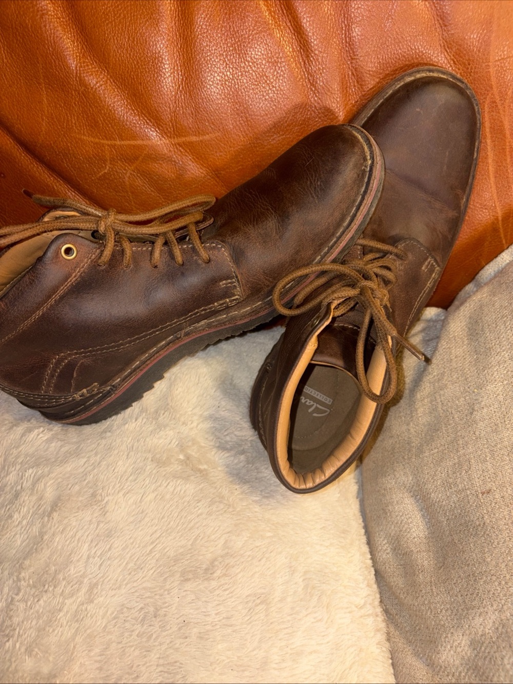 Clarks Men's Dark Brown Leather Chukka Boots
